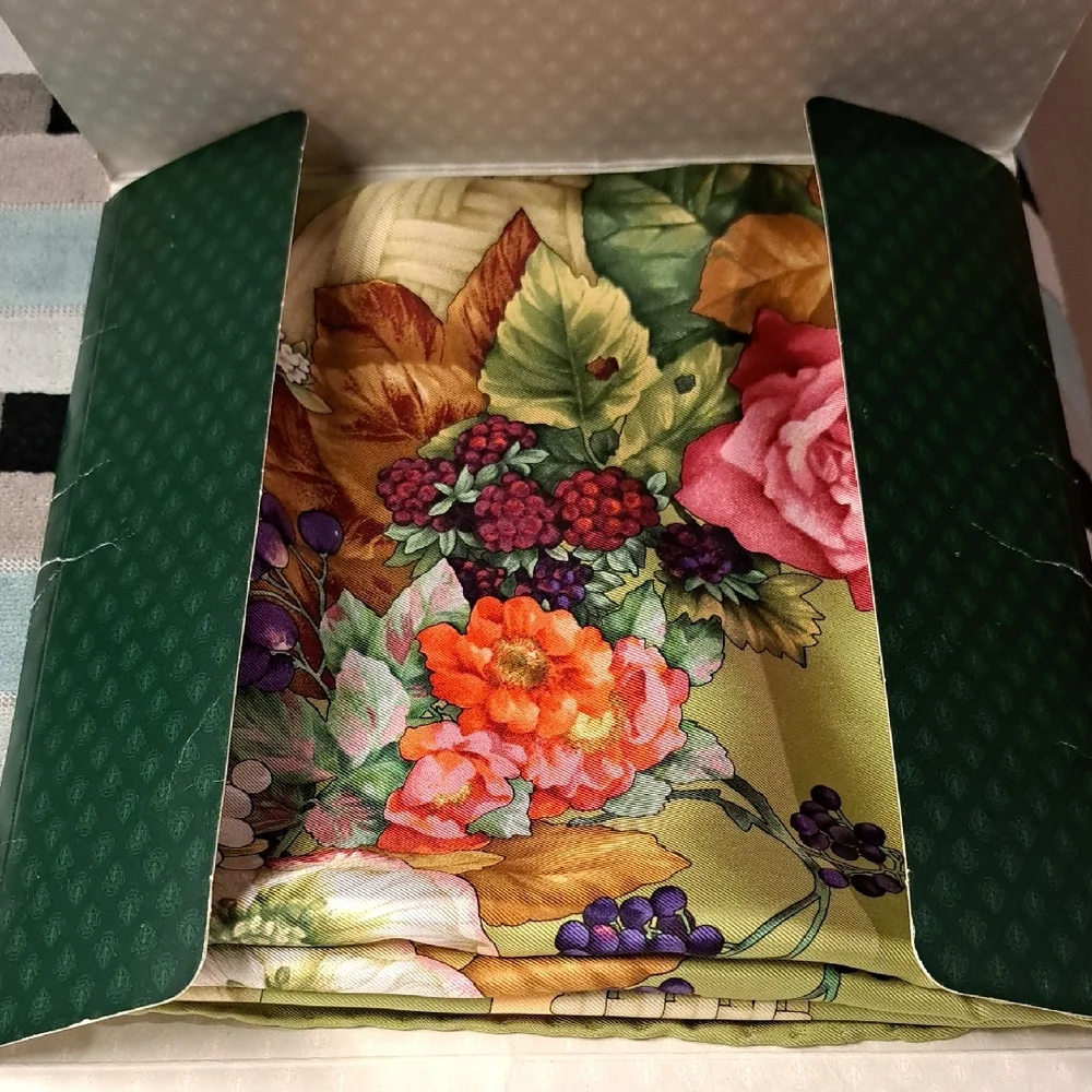 Gucci Floral Basketweave Silk Scarf With Original Box